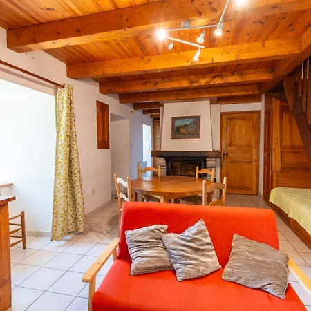 La Vicairie 4/5 Personnes Holiday home Saint-Pierre-des-Tripiers